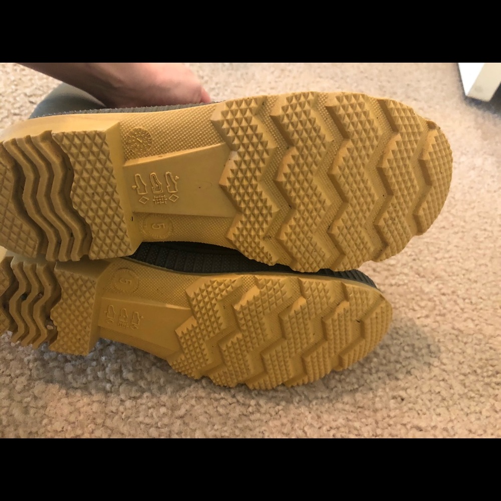 Kids Kamik rain boots - Picture 3 of 3